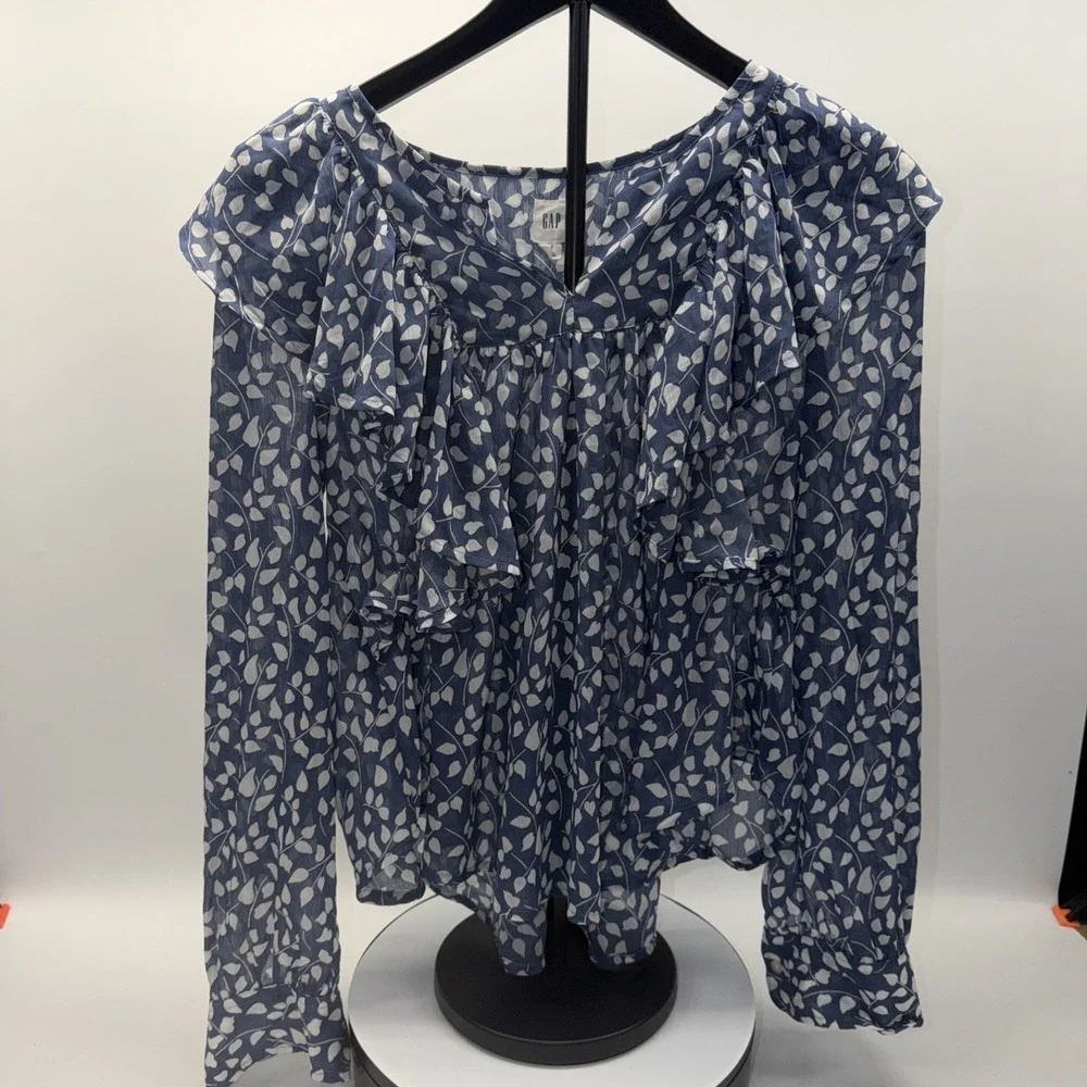 GAP print cascade ruffle top blue and‎ white size XS